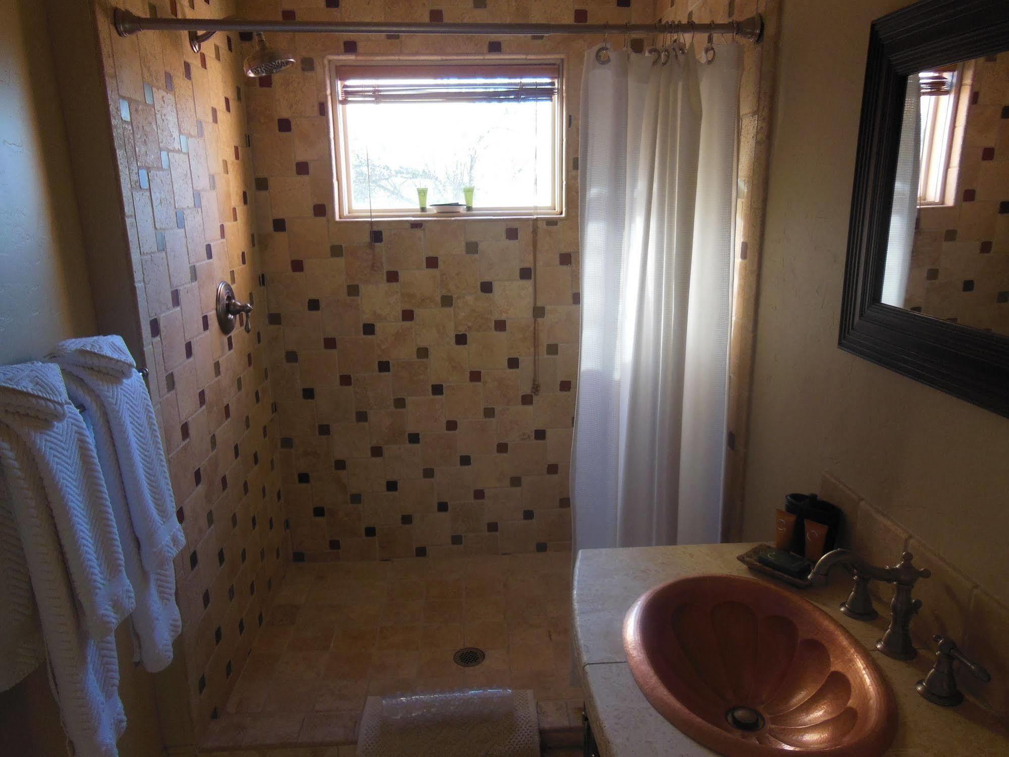 The Suncatcher Fine Country Inn Tanque Verde Exterior photo